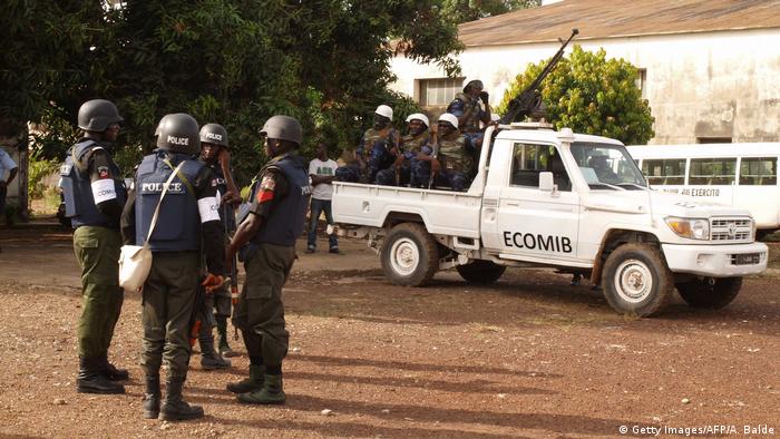 Soldados da ECOMIB, a Força de Interposição da CEDEAO