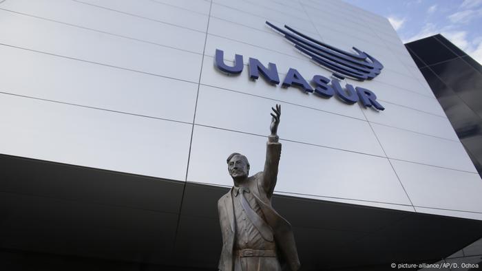 Ecuador, San Antonio de Pichincha: Hauptsitz UNASUR (picture-alliance/AP/D. Ochoa)
