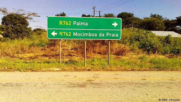Mosambik Straßenschild an der Regionalstraße R762