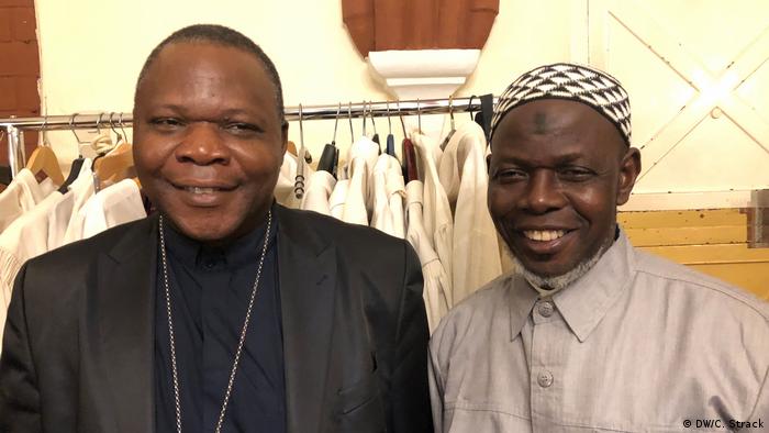 Le cardinal Nzapalainga et l'imam Layama Kobine, en mars 2019 à Bangui. 