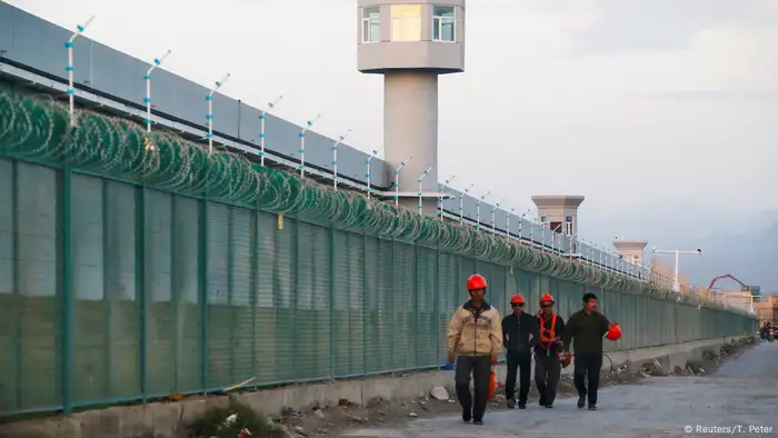 China - Dabancheng - Umerziehungslager (Reuters/T. Peter)