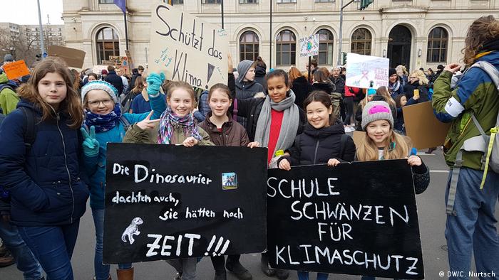 Berlin - Klimastreik: Kinder demonstrieren