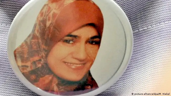 A picture of Marwa El-Sherbini, who was stabbed to death in a court in Dresden, Germany (picture-alliance/dpa/M. Hiekel)