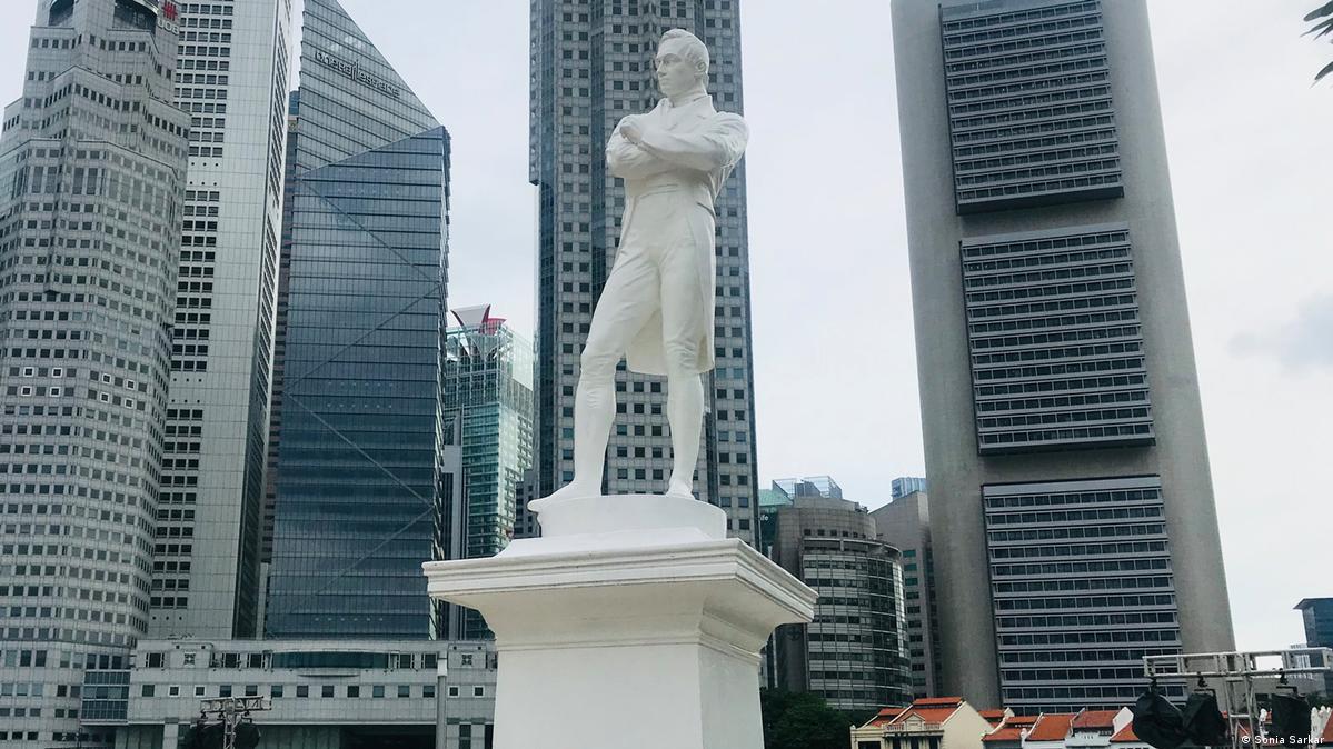 莱佛士登陆200年：新加坡殖民史的思辨