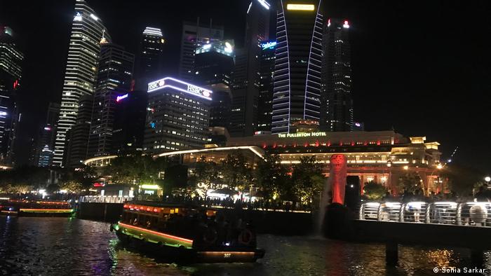 Singapur, Skyline bei Nacht (Sonia Sarkar )
