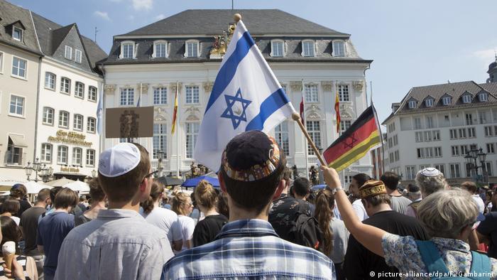 Акция против антисемитизма в Бонне