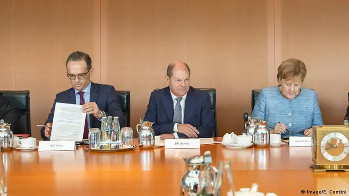 Deutschland Olaf Scholz in einer Kabinettssitzung