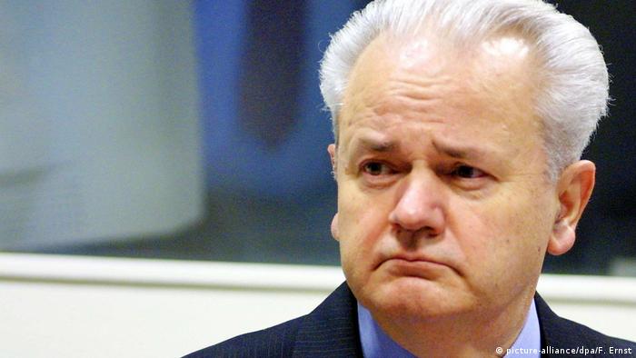 Niederlanden Den Haag - ehemaliger jugoslawische Präsident Slobodan Milosevict vor UN-Tribunal