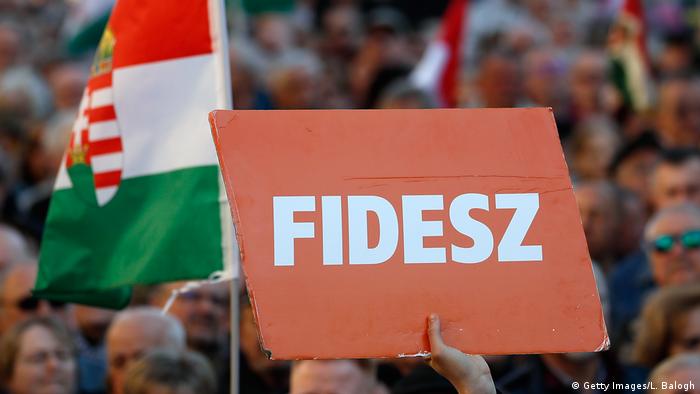 Угорська партія Фідес вийшла з фракції ЄНП у Європарламенті