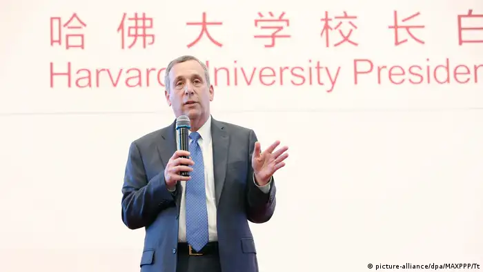 China Peking - Präsident der Harvard Univerität - Lawrence Bacow