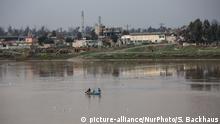 وفاة عشرات الأشخاص إثر غرق عبارة في نهر دجلة