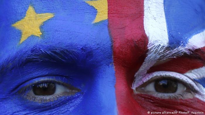 Belgien Proteste von Brexit-Gegner in Brüssel (picture-alliance/AP Photo/F. Augstein)