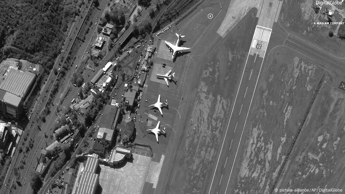 Venezuela Airport Maiquetia Satellitenbild russische Präsenz (picture-alliance/AP/DigitalGlobe)