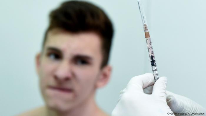 В Україні хочуть ввести обов'язкову вакцинацію від COVID-19, але не для всіх