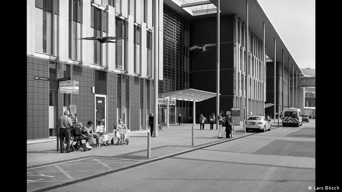 Facade of a modern building (Copyright: Lars Bösch)