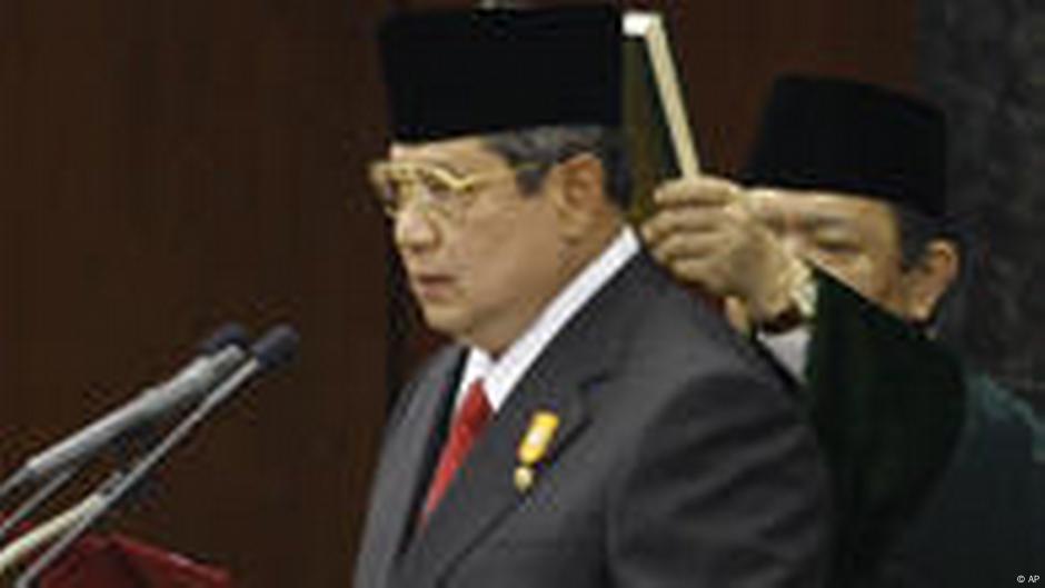 Satu Tahun Masa Pemerintahan Sby Boediono Indonesia Laporan Topik Topik Yang Menjadi Berita Utama Dw 19 10 2010 Satu Tahun Masa Pemerintahan Sby Boediono Indonesia Laporan Topik Topik Yang Menjadi Berita Utama Dw 19 10 2010