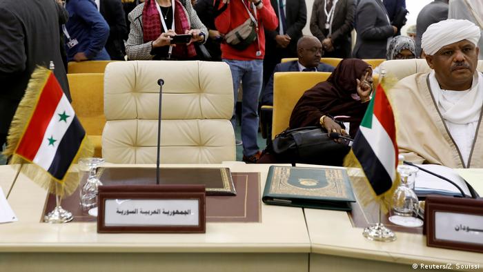 Tunesien Treffen der arabischen Aussenminister | leerer Stuhl Syriens