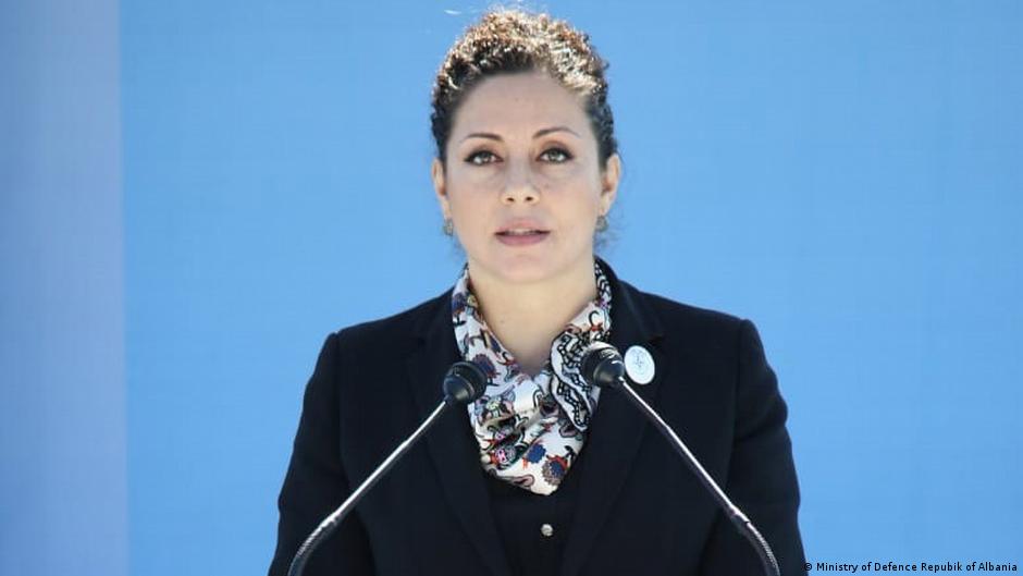 Refugjatët e parë afganë priten në Shqipëri | Ballkani | DW - Vimarsana News