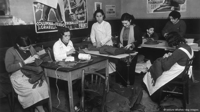 Frauen im Spanischen Bürgerkrieg (picture-alliance/akg-images)