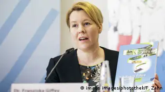 Bundesfamilienministerin Franziska Giffey SPD bei einer Pressekonferenz zum Lagebericht Islamismus