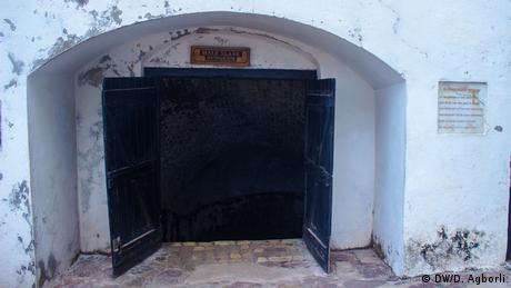 Entrance to the cells through heavy metal doors (DW/D. Agborli)