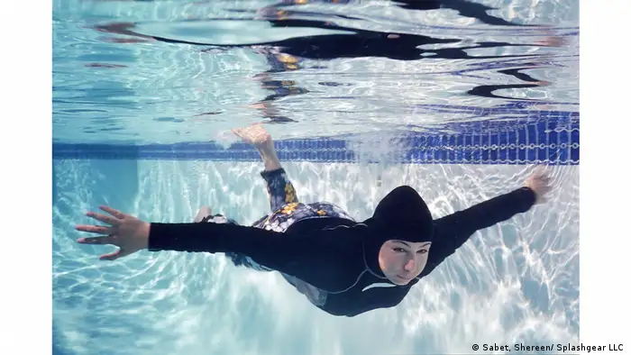 Woman swimming in burkini (Sabet, Shereen/ Splashgear LLC )
