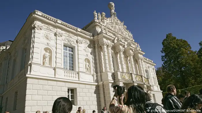 Facade of Linderhof palace in Bavaria (picture-alliance/DUMONT Bildarchiv)