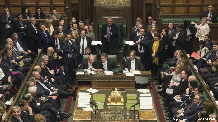 London: Unterhaus stimmt über die Verschiebung des Brexit ab (picture-alliance/AP/M.Duffy)