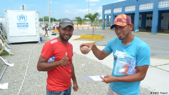 Tumbes Peru Flüchtlinge aus Venezuela Grenze Ecuador