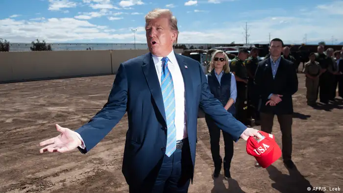 US-Präsident Donald Trump Anfang April an der mexikanischen Grenze in Kalifornien