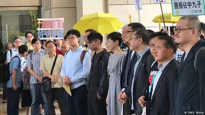 China Anführer der Demokratiebewegung in Hongkong schuldig gesprochen (DW/V. Wong)