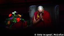 Dalai Lama ins Krankenhaus eingeliefert