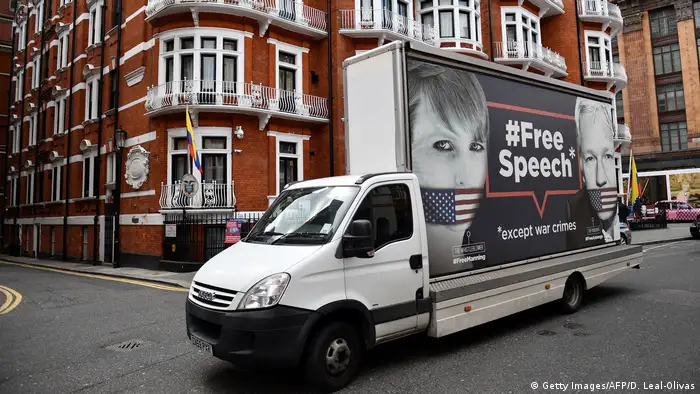Großbritannien Botschaft von Ecuador in London | Protest Meinungsfreiheit - Julian Assange