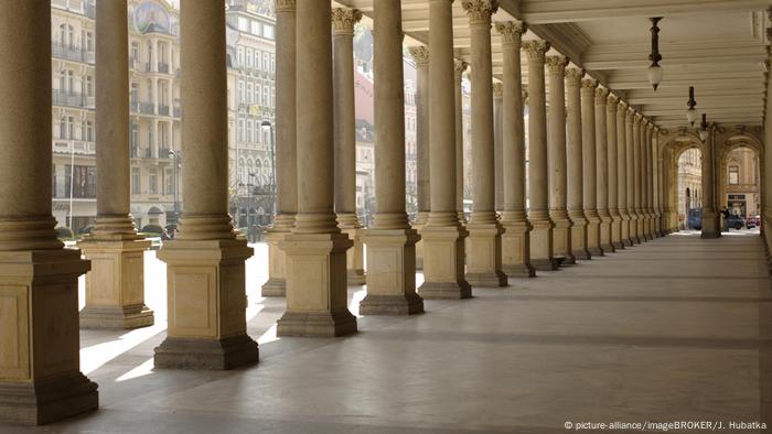 Karlovy Vary, Czech Republic, Mill Colonnade (picture-alliance/imageBROKER/J. Hubatka)