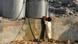 Ein palästinensischer Junge trinkt Wasser aus einem Wassertank in Gaza (Foto: AP) Ein palästinensischer Junge trinkt Wasser aus einem Wassertank in Gaza (Foto: AP)