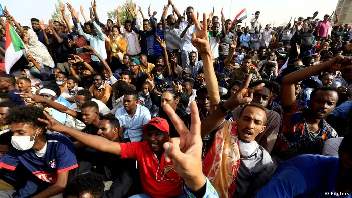 Sudan Proteste gegen Präsident Omar Al-Bashir in Khartoum (Reuters)
