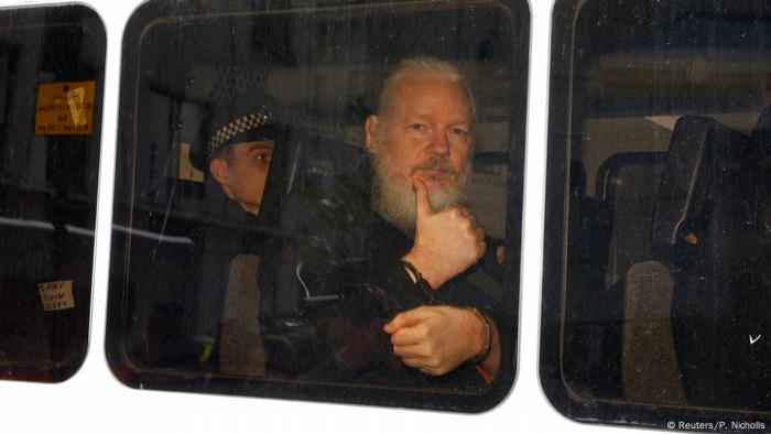 Großbritannien London - Julian Assange festgenommen