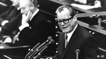 Willy Brandt wurde der erste sozialdemokratische Bundeskanzler der Bundesrepublik Deutschland