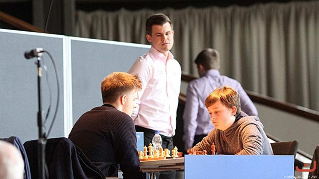 GRENKE Chess Open: Vincent Keymer stellt Magnus Carlsen in den Schatten -  Deutscher Schachbund - Schach in Deutschland