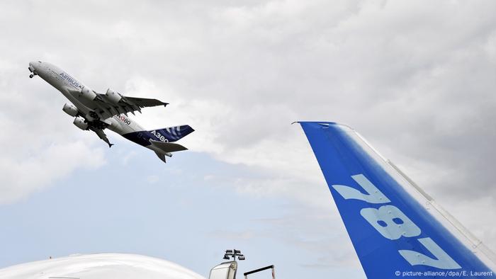 Paris Air Show 2011 | Boeing & Airbus