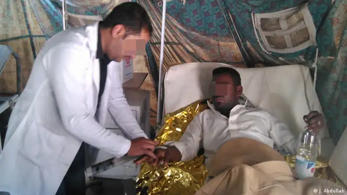 Yemen Sanaa - Cholera: Patient wird behandelt