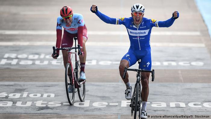 Frankreich Radrennen Paris–Roubaix 2019 | Philippe Gilbert of Deceuninck & Nils Politt