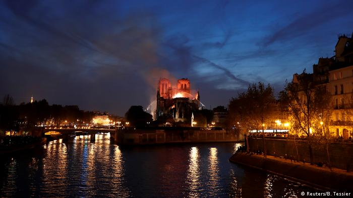 Frankreich, Paris: Brand in der Kathedrale Notre Dame (Reuters/B. Tessier)
