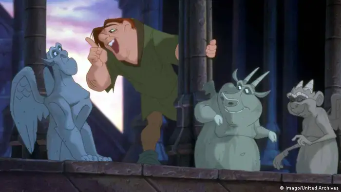 An animated Quasimodo and three gargoyles (imago/United Archives)