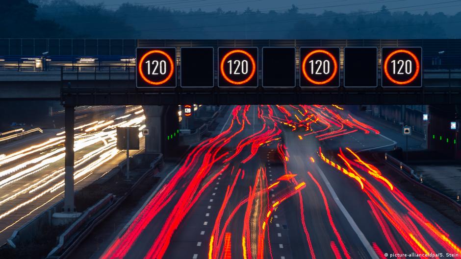 Ograničenja brzine, poput ovog na prometnom auto-putu A3, postoje samo na oko 30 odsto deonica u Nemačkoj