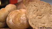 Baking Bread - DW-Korrespondent Georg Matthes backt Brote aus der EU: Österreich (Copyright: DW)