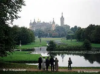 Schweriner Schloss mit Schlossgarten