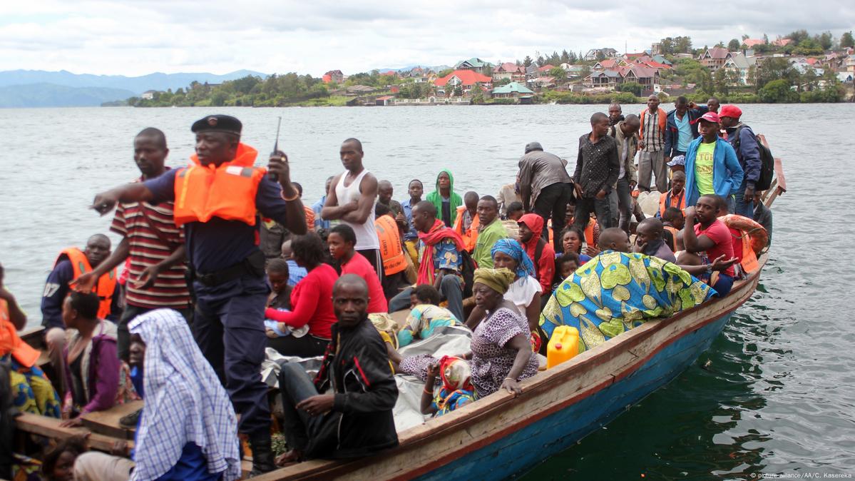 Congo Dozens Dead Missing As Boat Sinks Dw 05 27 2019