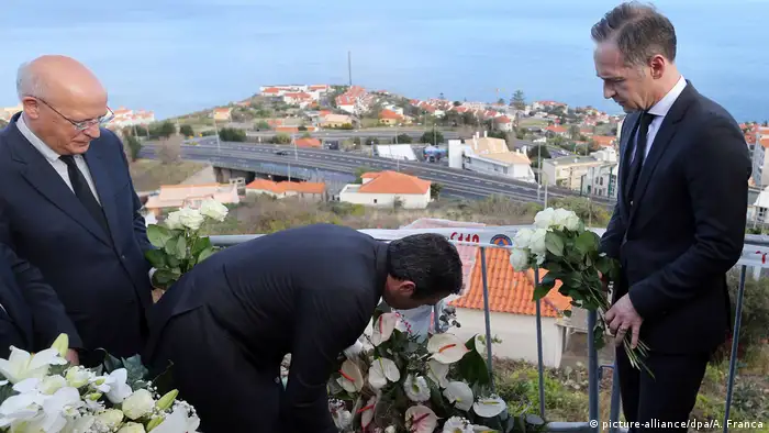 German Foreign Minister Heiko Maas lays a wreath in Madeira