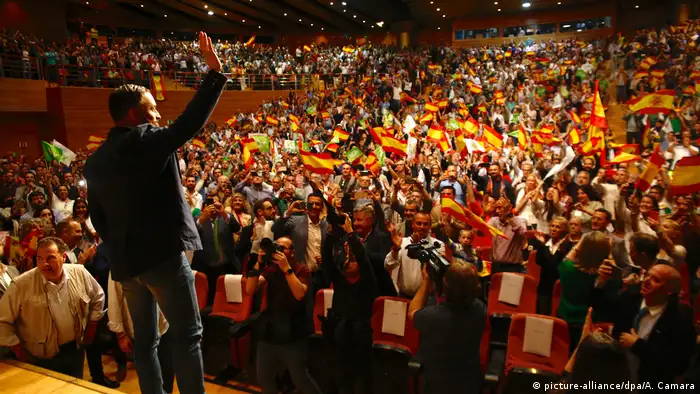Santiago Abascal em campanha: ele deve conduzir seu partido, o Vox, ao Parlamento